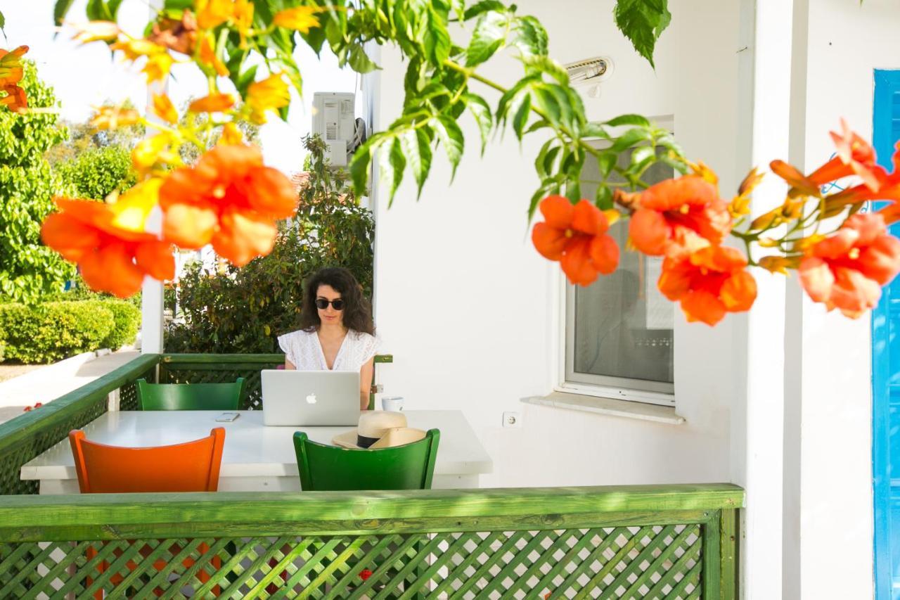 Teos Ormanci Tatil Koyu Hotel Seferihisar Luaran gambar